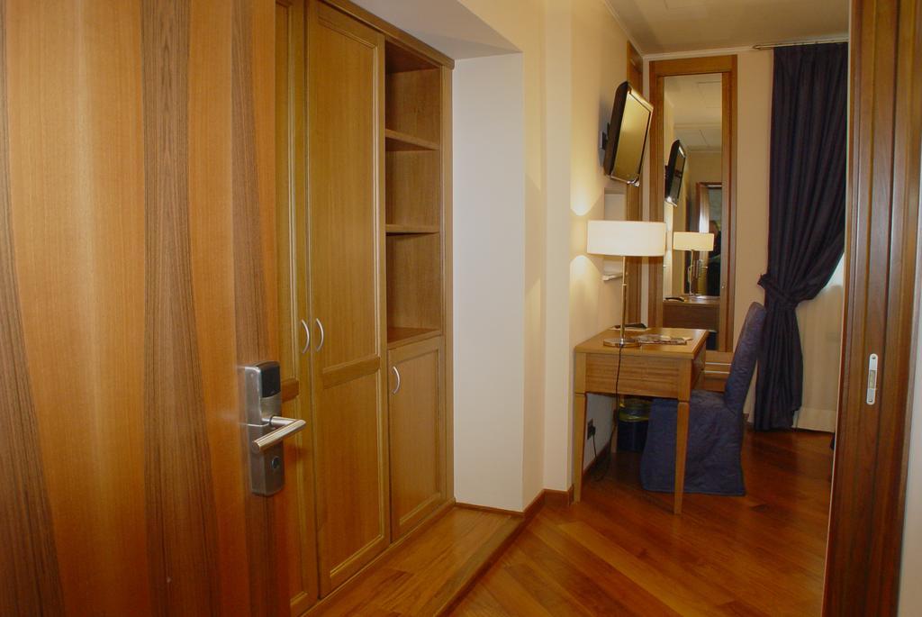 Hotel Iris Genua Zimmer foto