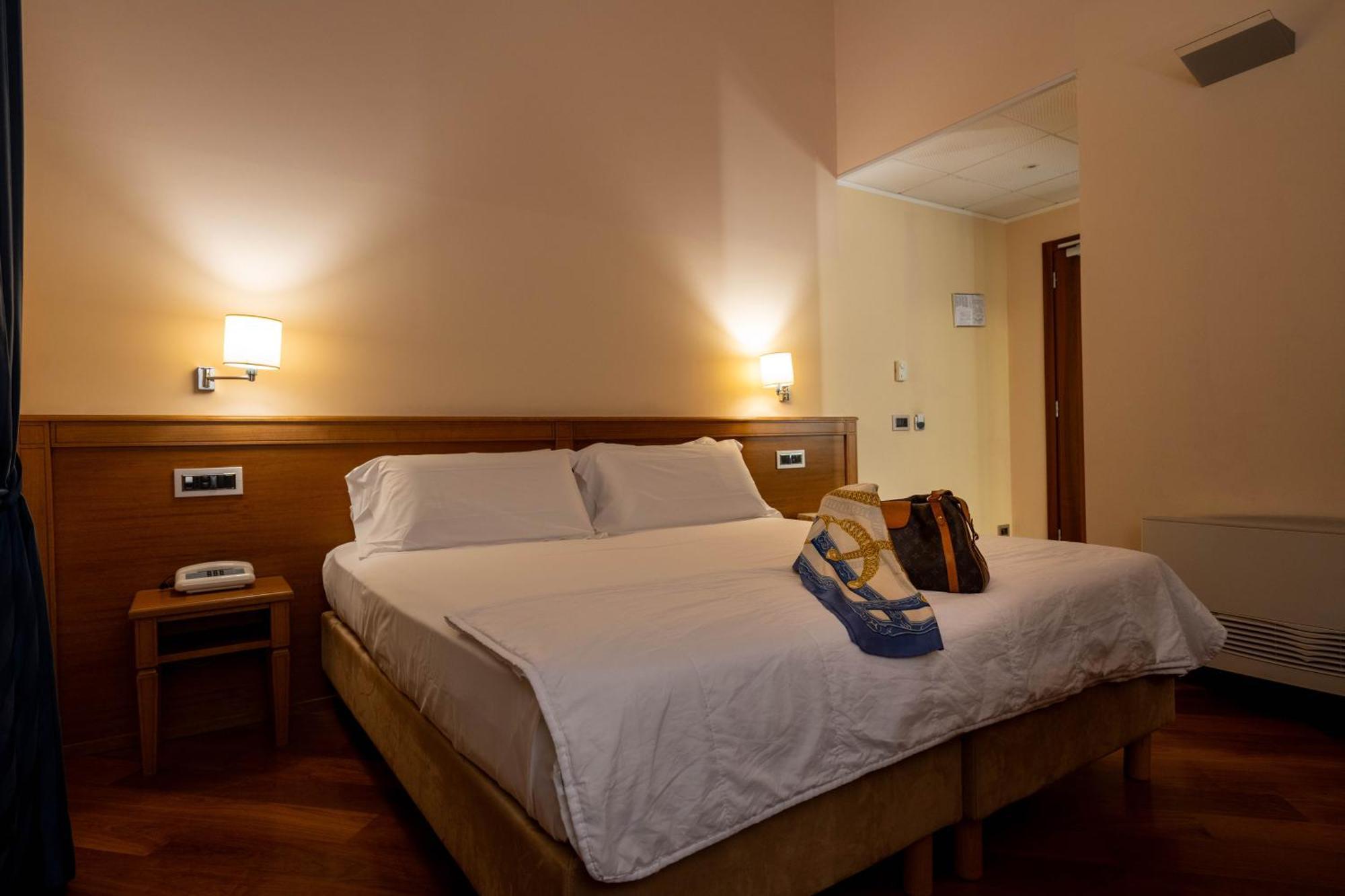 Hotel Iris Genua Exterior foto